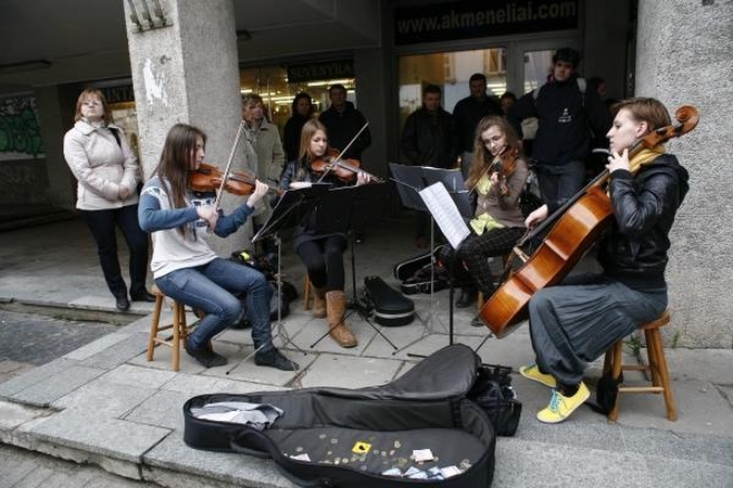 Vilniaus gatves užtvindė muzika