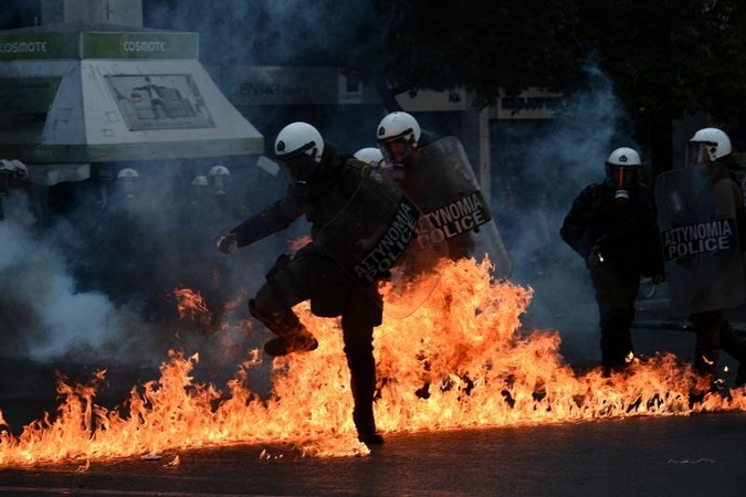 ES pradedant viršūnių susitikimą graikai tęsia protestus