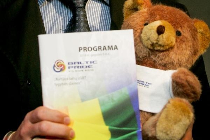 Europos Komisija reiškia susirūpinimą dėl uždraustų seksualinių mažumų eitynių