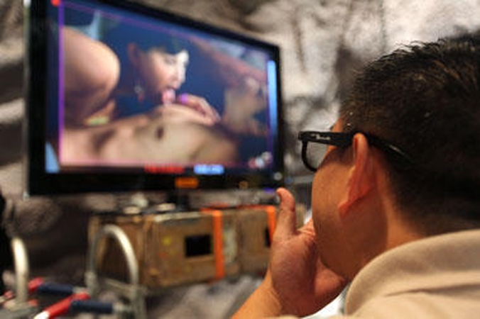 Pradėtas rodyti "pirmasis pasaulyje" trimatis pornografinis filmas