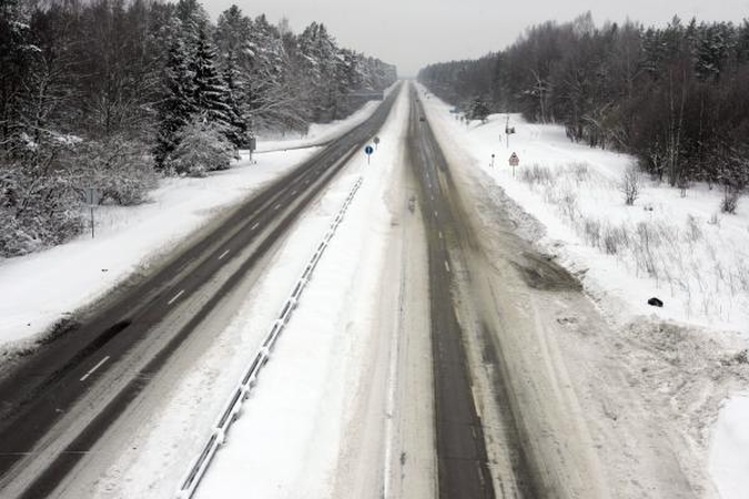 Naktį eismo sąlygos bus nepavydėtinos   