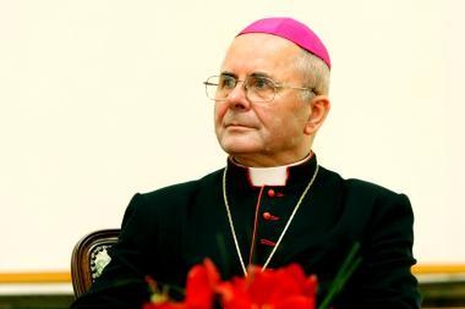 Arkivyskupas prieš tariamą „donorystę“ už pinigus