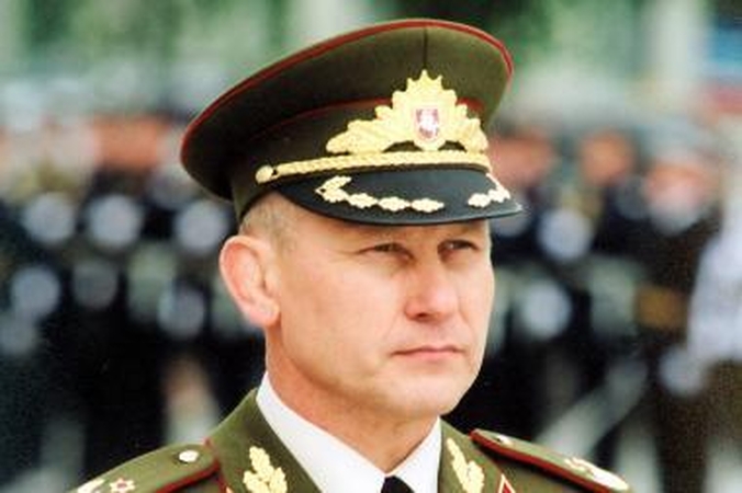 A.Pocius: ateityje gali tekti panaudoti į atsargą išleistų šauktinių rezervą 