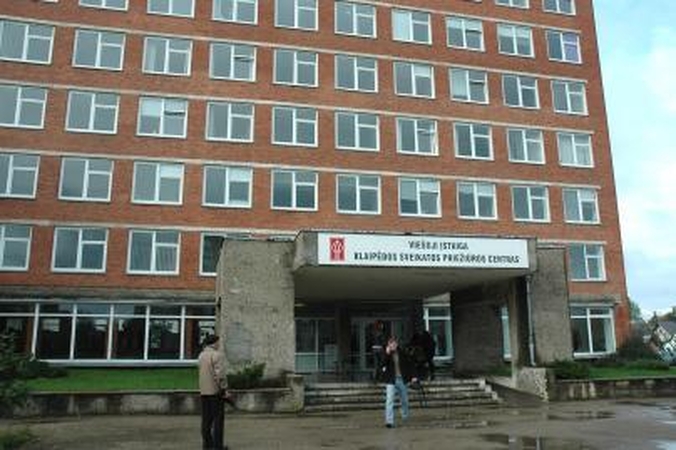 Grupė asmenų sužalojo klaipėdiečio kaklą