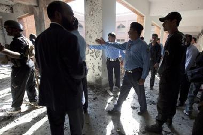 Pakistanas: bombų sprogimai universitete pražudė mažiausiai 7 žmones