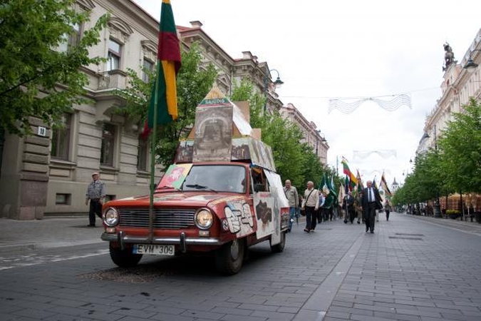 Lietuvos okupacijos 70-metis pažymėtas eitynėmis ir mitingu