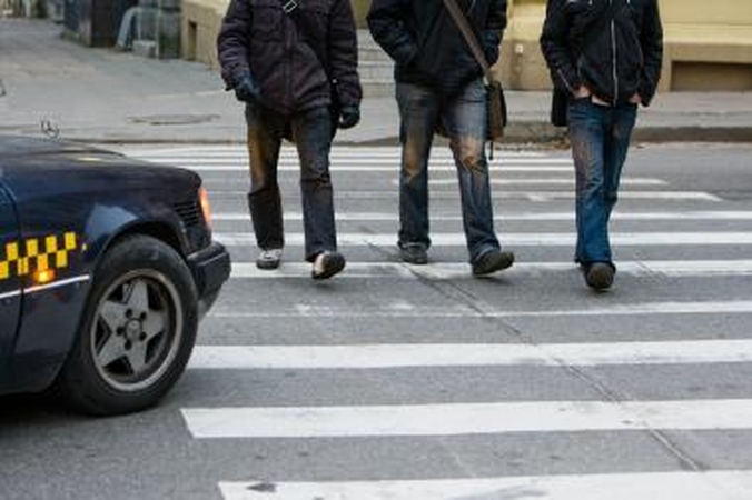 Važiuodamas atbulas partrenkė pėsčiąją