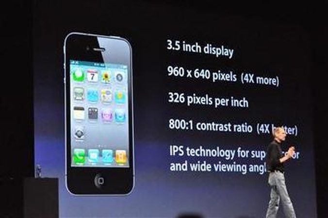 Pagaliau oficialiai pristatytas „iPhone 4“