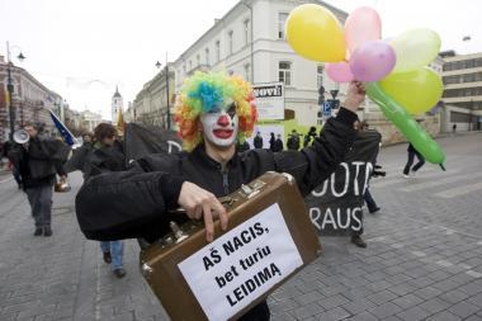 Klounas palaidojo Lietuvos demokratiją