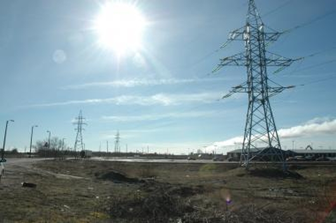 Lenkijoje keli tūkstančiai žmonių Kalėdas sutiko be elektros