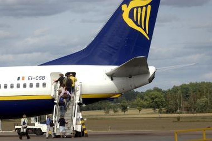 "Ryanair" pradeda skrydžius iš Kauno į Bristolį 