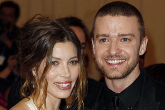 J.Timberlake'as ir J.Biel pasuko skirtingais keliais