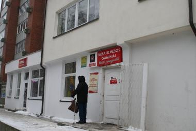 Klaipėdoje užpuolikas pardavėjai pakišo peilį ir grasino užkrėsti AIDS