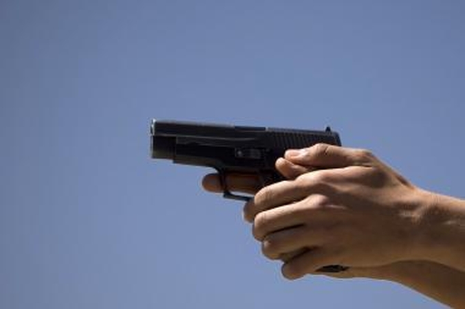 Bauskės apygardoje Latvijoje 13 metų berniukas atsitiktinai nušovė savo devynmetį brolį