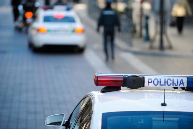 Gatvėje Lentvaryje gulėjusiam vyrui nustatytas 6 promilės girtumas