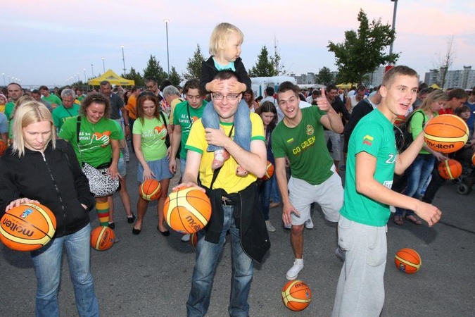 Kaunas gaudė nuo kamuolių bumbsėjimo     