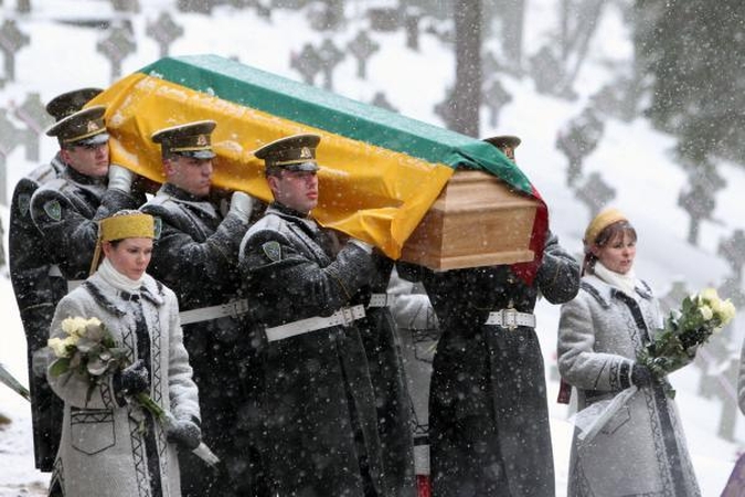 Justinas Marcinkevičius atgulė amžinojo poilsio