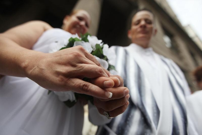 Prancūzų aistros dėl tos pačios lyties asmenų santuokos