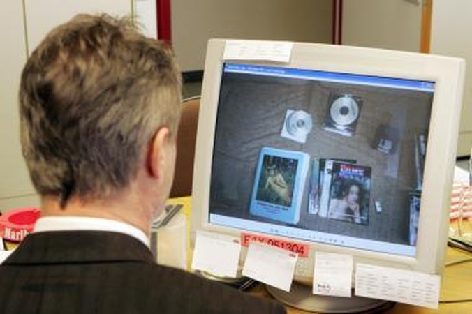 Indonezijoje deputatas neteko mandato už pornografijos žiūrėjimą