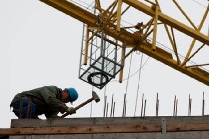 Statybos darbų apimtis sumažėjo 42 proc. 