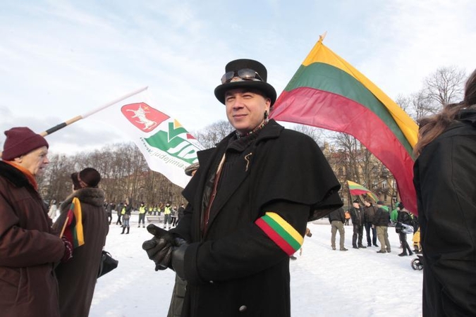 Premjeras: nereikia bijoti eitynių, draudimai sukelia pasipriešinimą