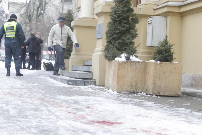 STT kruviną išpuolį įvykdęs vyras sulaikytas trims mėnesiams