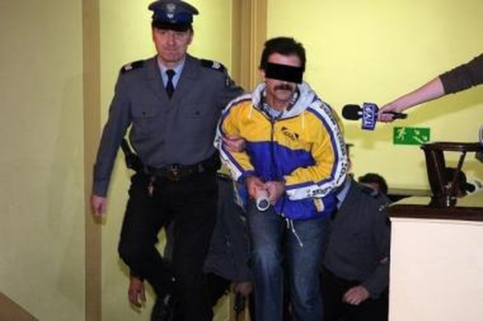 Varšuvos policija privalės sumokėti žurnalistui už išmuštą akį 250 tūkst. zlotų