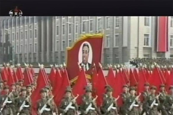 Š.Korėja šalies įkūrimo metinių proga surengė didelį karinį paradą