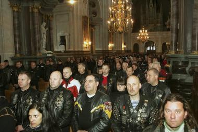 Baikerių sezono atidarymą didžioji dalis kauniečių šventė namie