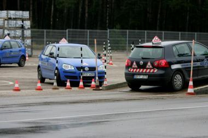 Patirtimi dalinsis vairuotojų rengimo specialistai
