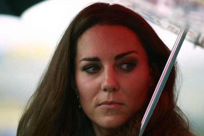 Teismas sustabdė pusnuogės kunigaikštienės Kate nuotraukų plitimą
