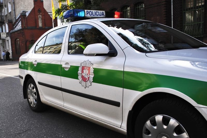 Traktoriumi įvažiavęs į tvenkinį žuvo vairuotojas