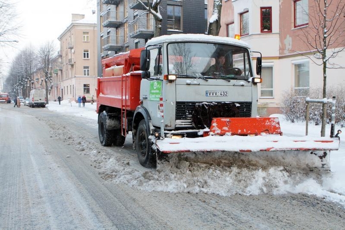 Uostamiesčio kelininkai pritrūko   druskos  