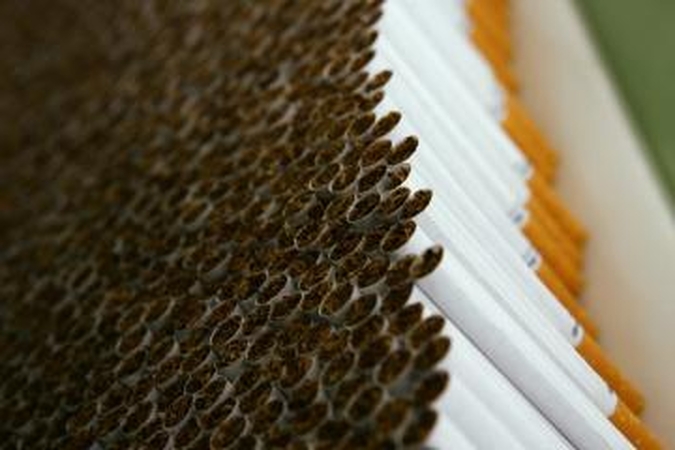 Fabijoniškių turguje įkliuvo kontrabandinių cigarečių prekeivis