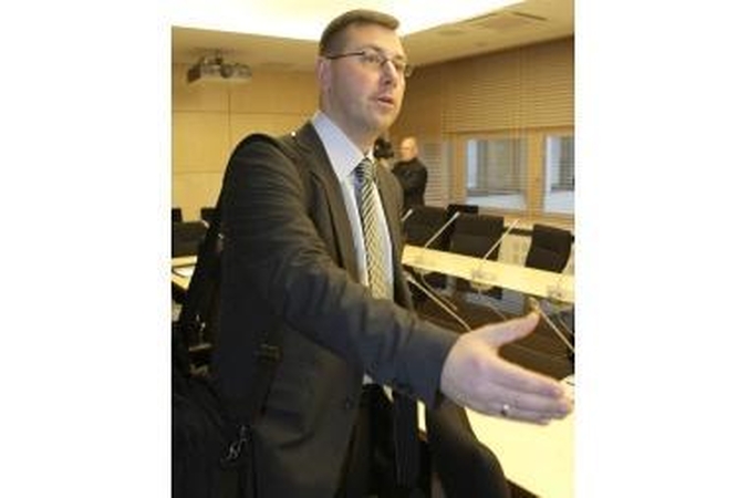 Mokytojams vėluoja atlyginimai