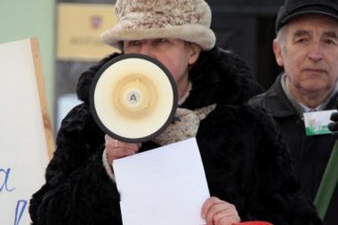 Visagine protestavo apie 3000 pabrangusiu šildymu nepatenkintų miestiečių