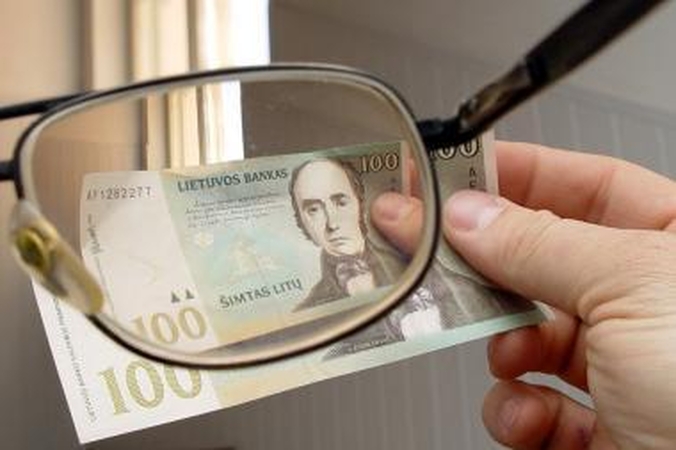 SEB bankas ir "Swedbank" brangina dalį paslaugų