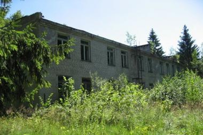 Aukcione parduodamos Linksmakalnio kareivinės