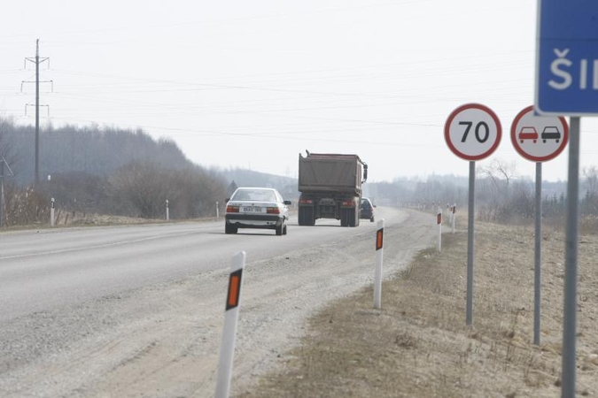 Kelininkai: magistralinių ir krašto keliai - sausi