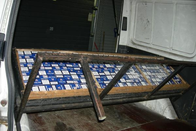 Muitininkai sulaikė neteisėtai gabentą lateksą ir cigaretes 
