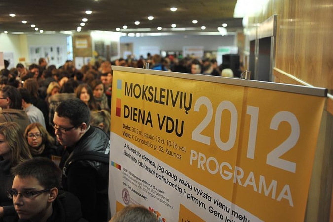 Mokiniai užtvindė Vytauto Didžiojo universitetą
