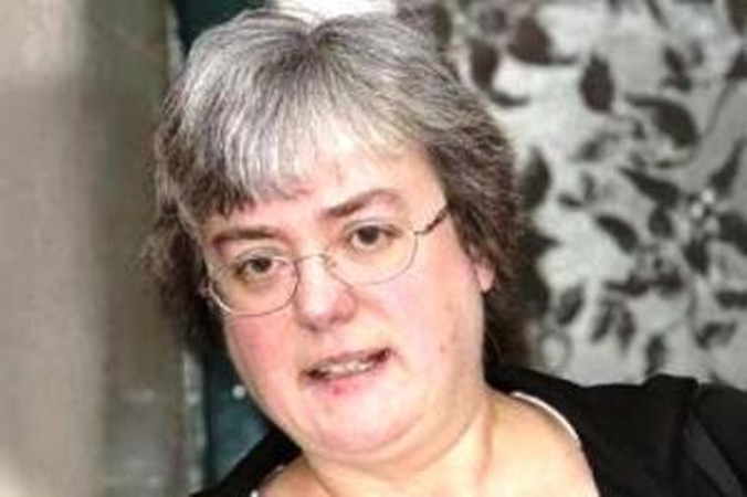 Katę į šiukšlių konteinerį įmetusiai britei - kaltinimai žiauriu elgesiu su gyvūnais