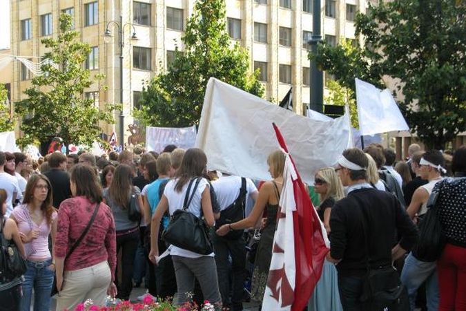 Raginimai dalyvauti kuriant ateities Alma Mater