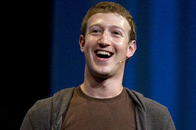 „Facebook“ įkūrėjas M.Zuckerbergas pristatė savo būsimą žmoną? (foto)
