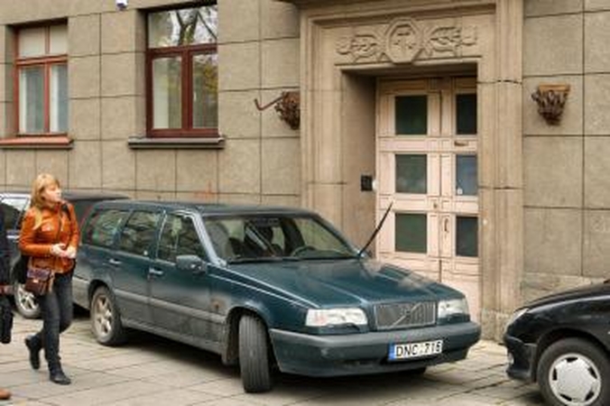 Už automobilių statymą ne vietoje - baudos ir įspėjimai