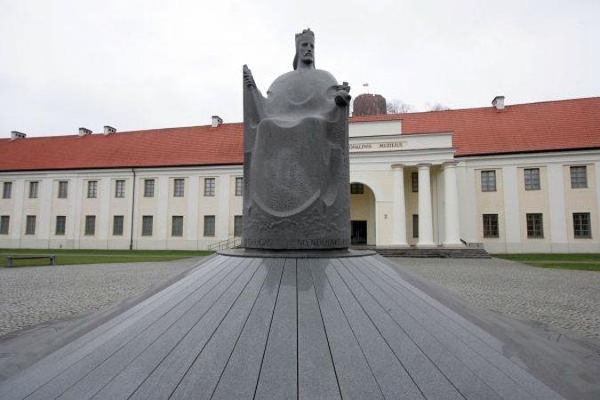 Išrinktas paminklas karaliui Mindaugui, stovėsiantis Latvijoje