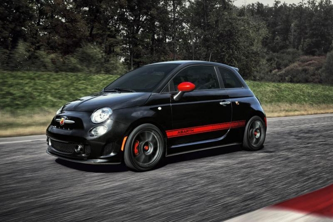 „Papiktintas“ naujasis stileiva „Fiat 500 Abarth“