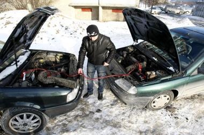 Šalčių metu neužvedančių automobilius padaugėja 3 kartus