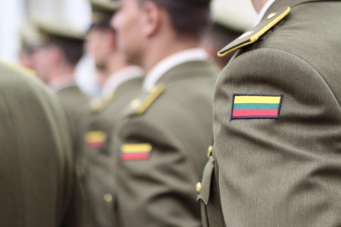 Prezidentė: nėra įsipareigojimo skirti gynybai 2 proc. nuo BVP