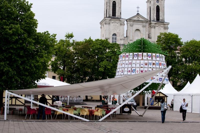 Hanzos dienų pradžia pakvipo tarptautiniu skandalu